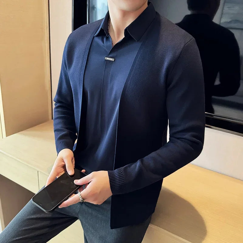 (KIT ÉLEGANCE SUPREME QUALITY A+) CAMISA JOHN KARLO PREMIUM COM EFEITO CARDIGAN E DESIGN DE SOBREPOSIÇÃO + RELÓGIO DE LUXO Á PROVA D'ÁGUA MARCA CURREN ORIGINAL